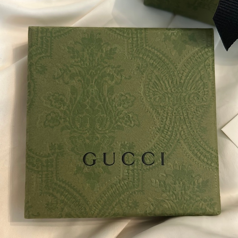 authentic Gucci jewelry gifting box brand new